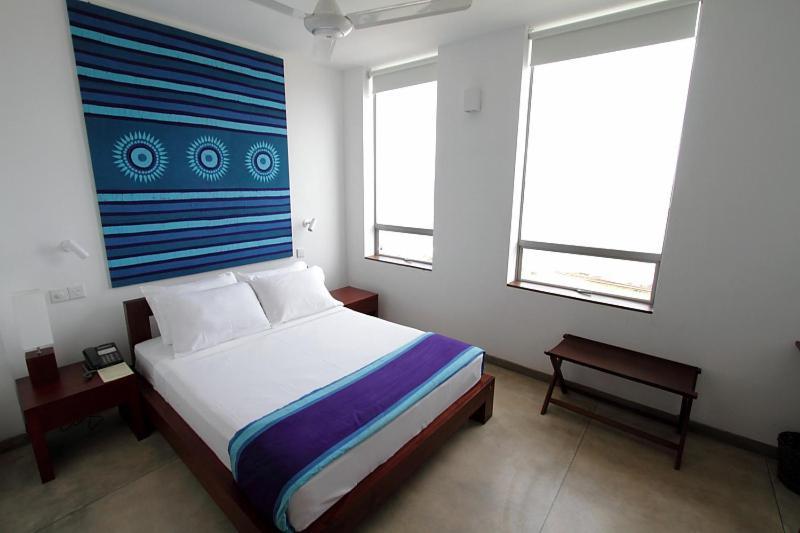 The Ocean Front By The Serendipity Collection Colombo Eksteriør bilde