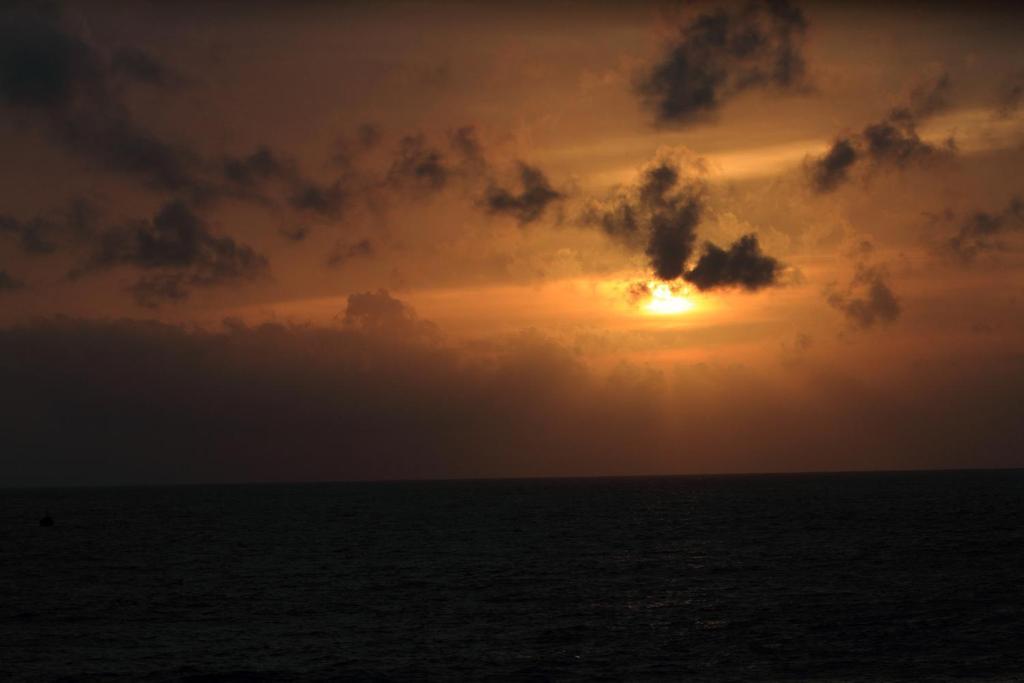 The Ocean Front By The Serendipity Collection Colombo Eksteriør bilde