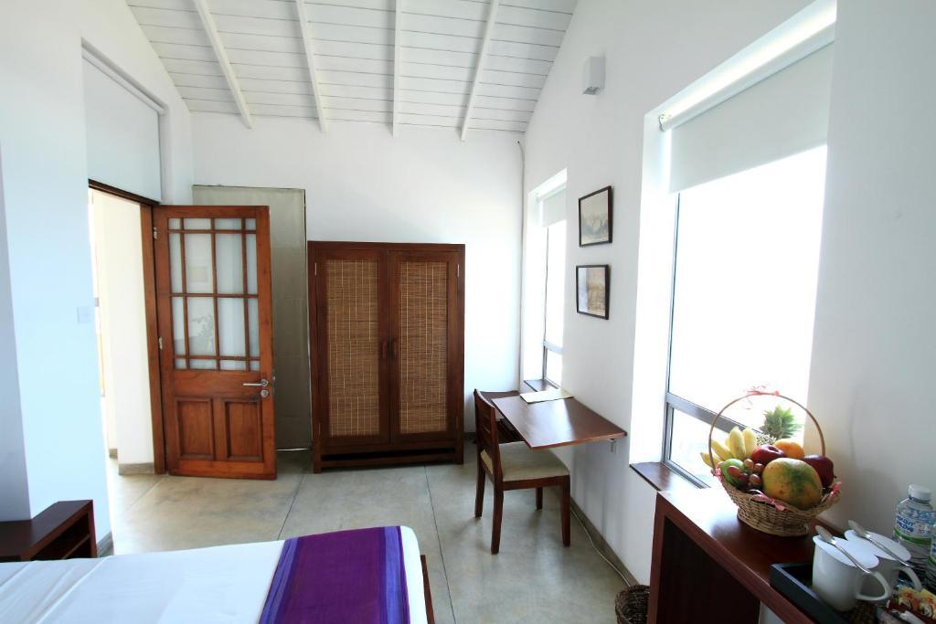 The Ocean Front By The Serendipity Collection Colombo Eksteriør bilde