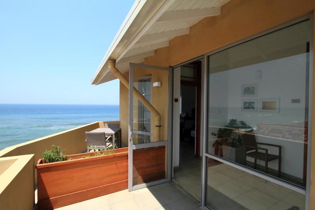 The Ocean Front By The Serendipity Collection Colombo Eksteriør bilde